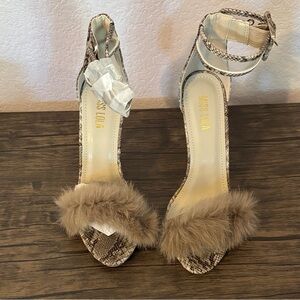 Snake print heels shoes size 7